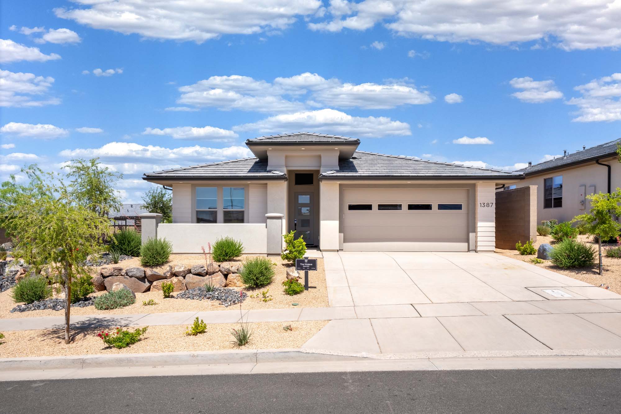 Exterior | Mojave at SOLIS in Washington, UT by Cole West