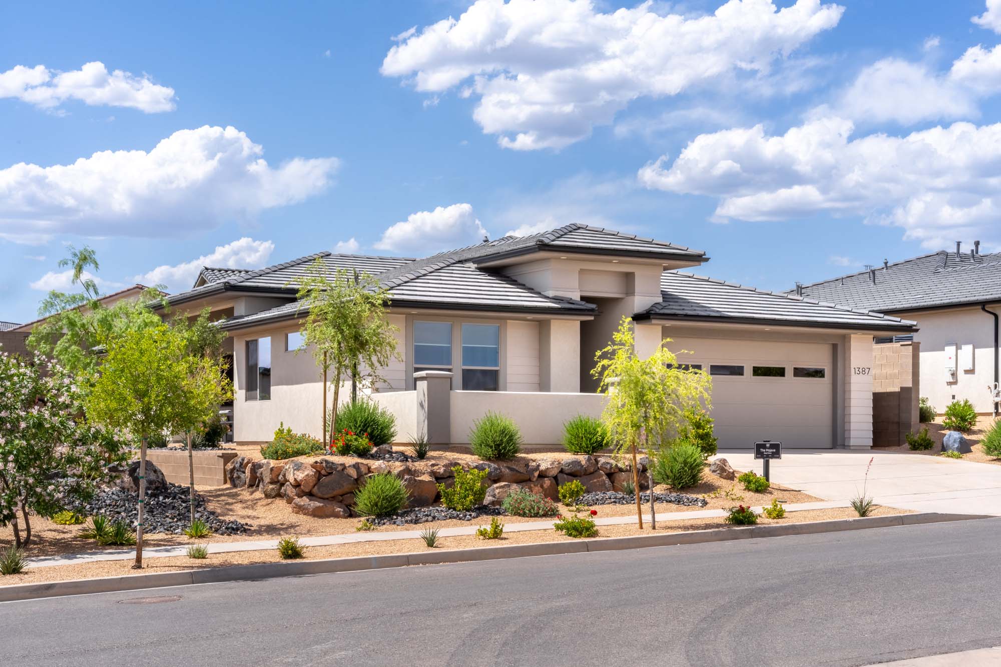 Exterior | Mojave at SOLIS in Washington, UT by Cole West