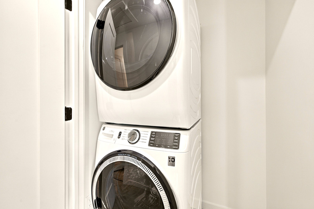 theHAZEL | Building C Laundry Room