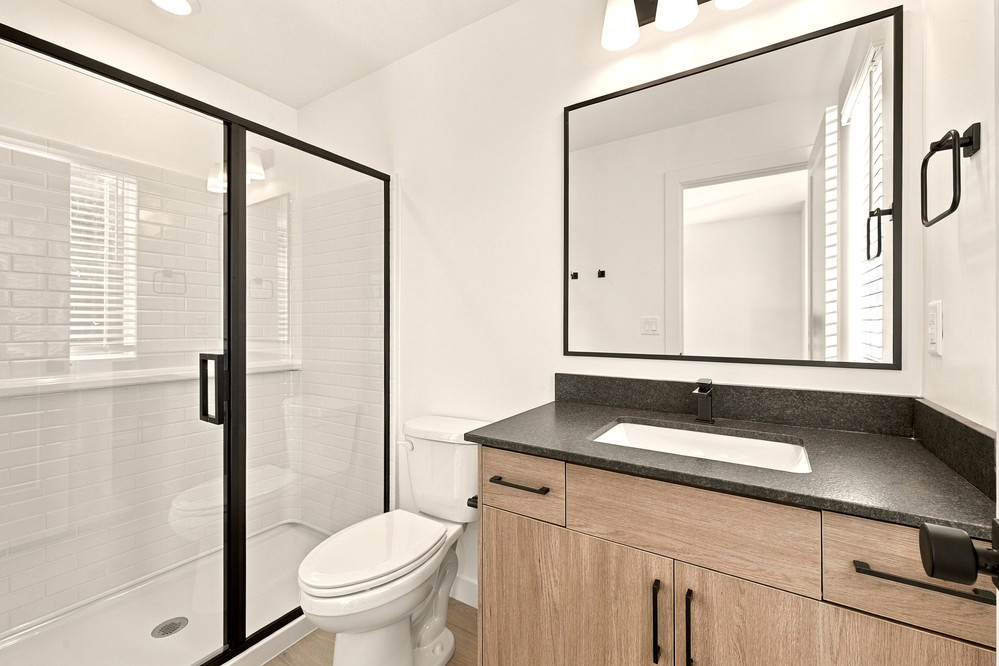 theHAZEL | Building C Primary Bathroom